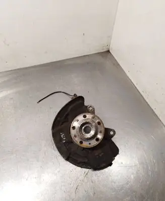 Volvo XC90 Front wheel hub spindle knuckle