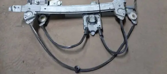 Renault Megane II Front door window regulator with motor 403242