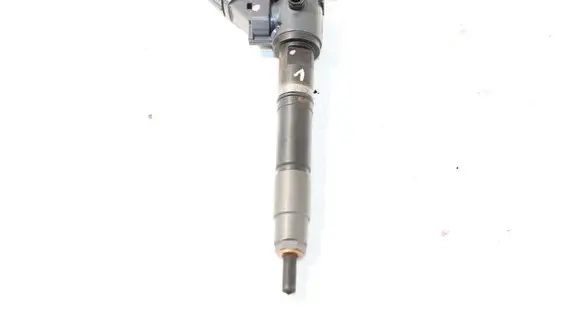 Volvo V60 Fuel injector VEA132370010CAA 31336878