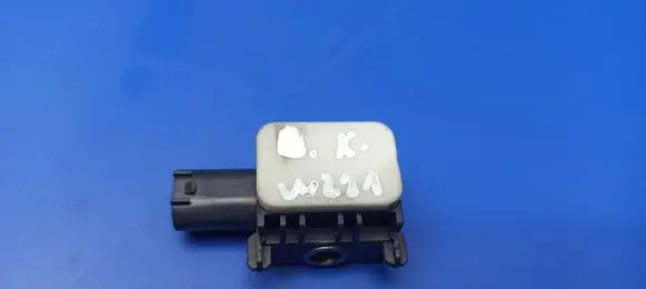 Mercedes-Benz S W221 Airbag deployment crash/impact sensor 0038202826 280206 402436
