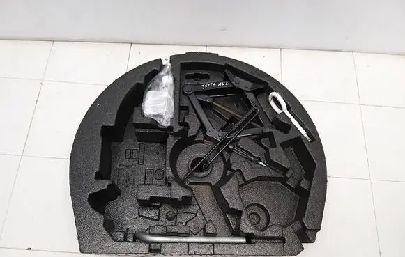 Volkswagen Jetta VI Tool box 5C0012109B