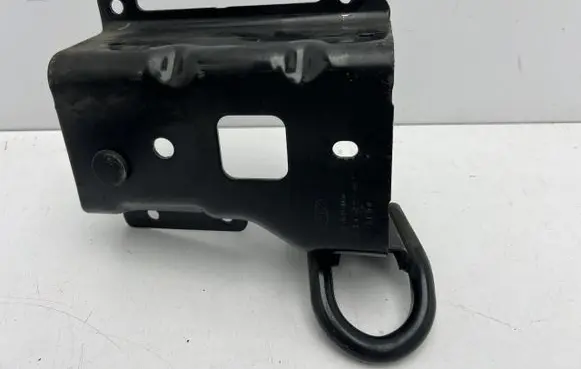 Rear bumper mounting bracket