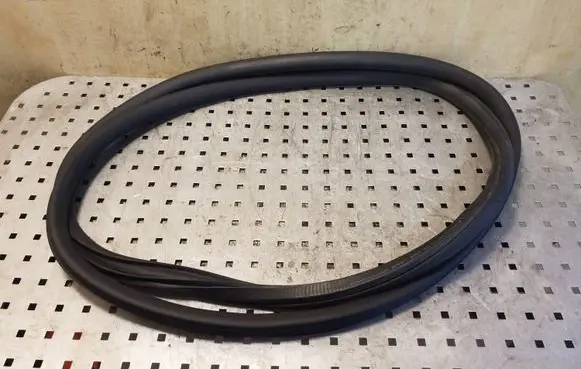 Volkswagen Caddy Front door rubber seal 2K0837911H