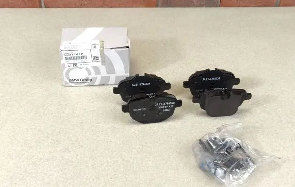 BMW 5 F10 F11 Brake pads (rear) 6796741 8847062 6788284