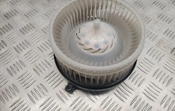 Chrysler Pacifica Heater fan/blower LB580001