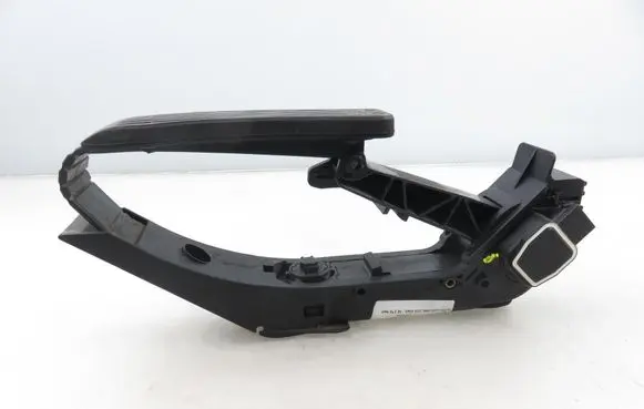 Mercedes-Benz S W221 Accelerator throttle pedal A2203000104