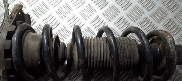 Nissan Almera N16 Rear coil spring