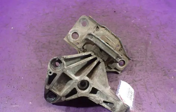 Nissan Qashqai Engine mount vacuum valve 11210JD500