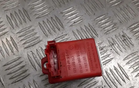 Audi A3 S3 8P Heater blower fan relay 1J0907521
