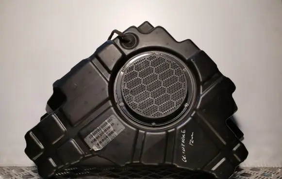 Jeep Grand Cherokee Subwoofer speaker P05064610AC