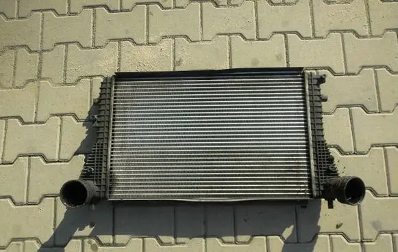 Volkswagen Golf V Intercooler radiator