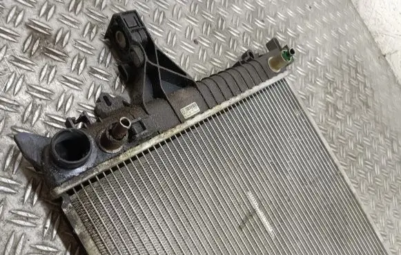 Opel Astra J Coolant radiator