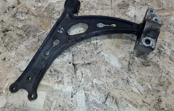 Volkswagen Golf V Front lower control arm/wishbone 1K0407153G