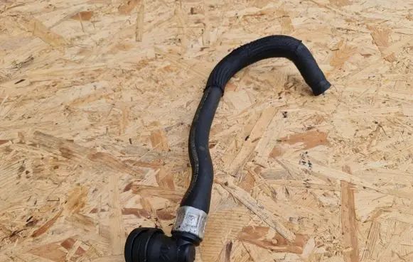 Volvo V70 Engine coolant pipe/hose 9475847 1385103