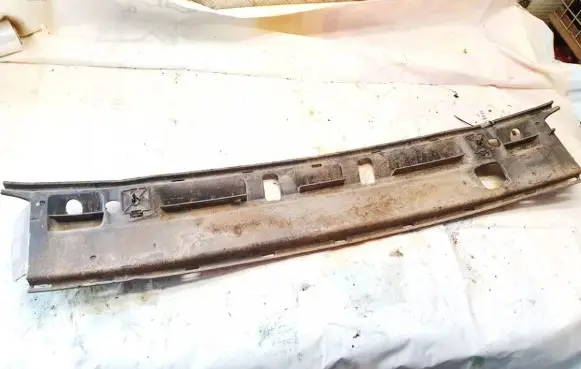 Mazda 121 SM Rear bumper mounting bracket 961b17k823 12091