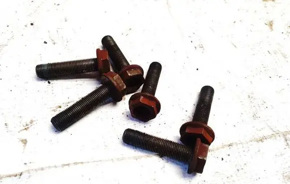 Volkswagen PASSAT B5 Nuts/bolts 