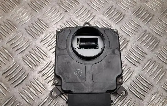 Toyota RAV 4 (XA50) Light module LCM 8990742060