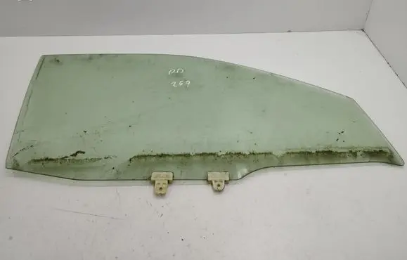 Nissan X-Trail T30 Front door window glass four-door