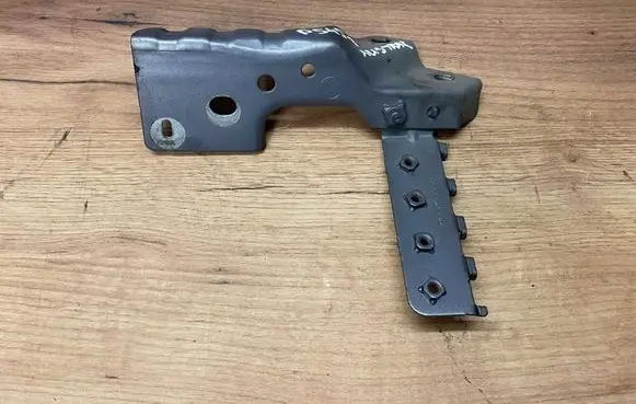 Renault Austral Fender mounting bracket 241370330R