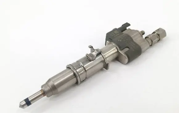 BMW 5 E60 E61 Fuel injector 7589048 10181010