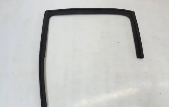 Nissan Juke II F16 Rubber seal rear door 823316PA0C