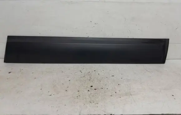 Nissan Qashqai Front door trim (molding) 80870BR01A