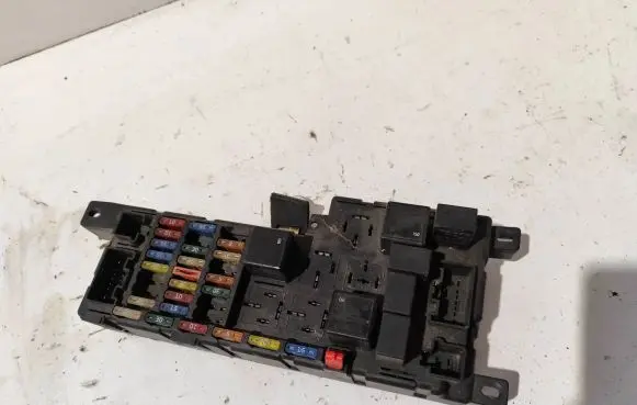 Volvo V70 Fuse module 518322110 52993PP000