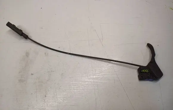 Volkswagen PASSAT B5.5 Engine bonnet (hood) release handle 3B1823533