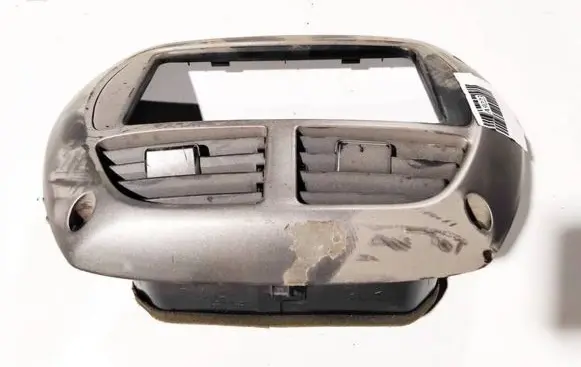 Toyota RAV 4 (XA20) Dash center air vent grill 4556432040 455643-2040