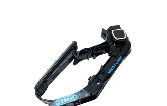 Mercedes-Benz C W203 Accelerator throttle pedal A1703000404