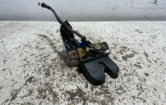 Audi A4 S4 B6 8E 8H Tailgate/trunk/boot lock/catch/latch 8E5827505A