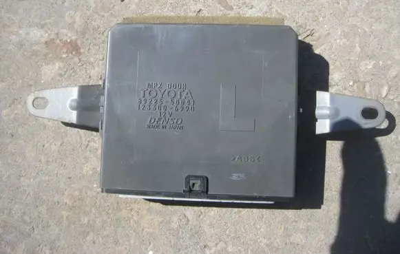 Lexus LS 460 - 600H Door control unit/module 8922550041