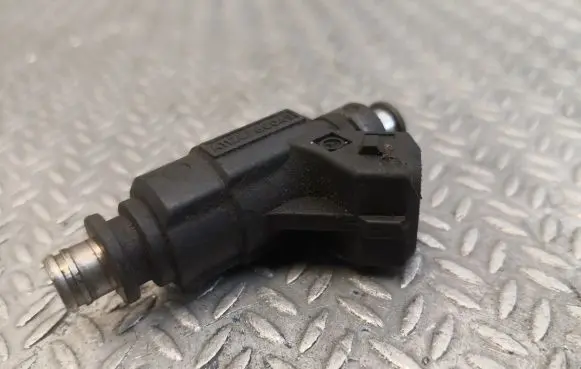 Mercedes-Benz CLK A208 C208 Fuel injector 1120780049