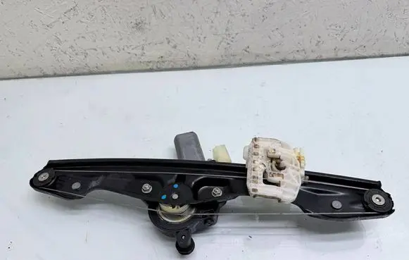 BMW 1 F20 F21 Sliding door window regulator with motor 7242555