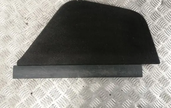 Toyota Avensis T270 Other trunk/boot trim element 5840905021C1 5841305010