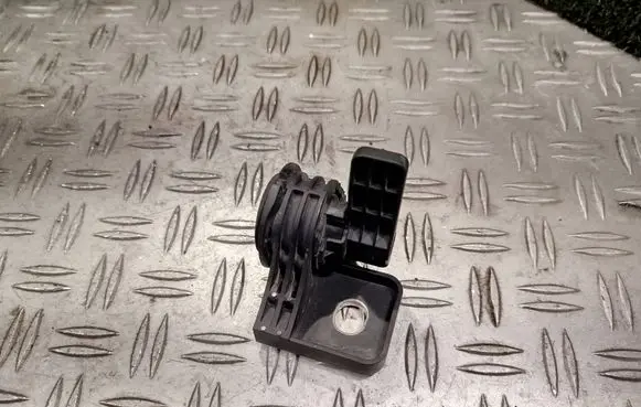 Radiator support slam panel bracket