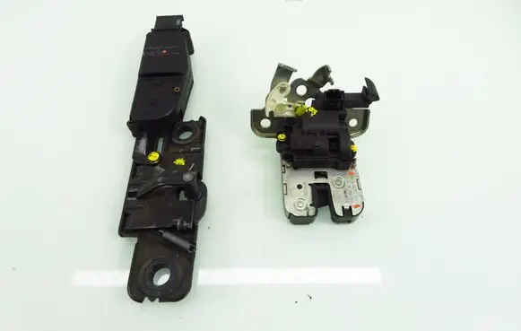 Skoda Superb B6 (3T) Tailgate/trunk/boot lock/catch/latch 8K9927505 4F9827303A