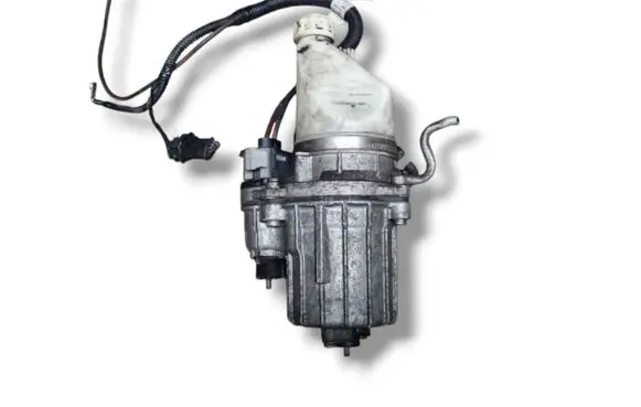 Opel Zafira B Power steering pump 13250608