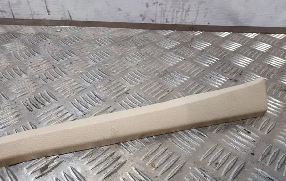 Volkswagen Touareg II Other sill/pillar trim element 7P0868237