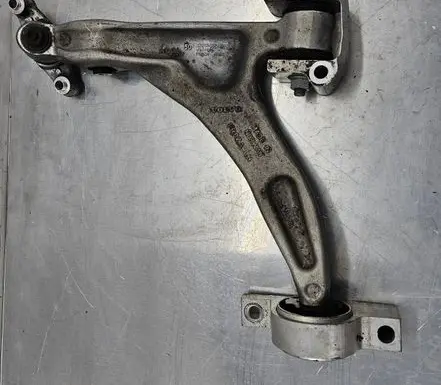 Volvo S60 Front lower control arm/wishbone 32269627
