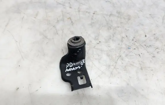 Toyota Avensis T250 Radiator mount bracket 16523
