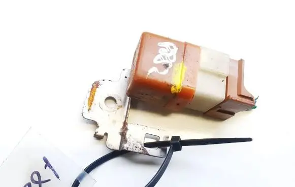 Nissan Quest Other relay 25230 79963