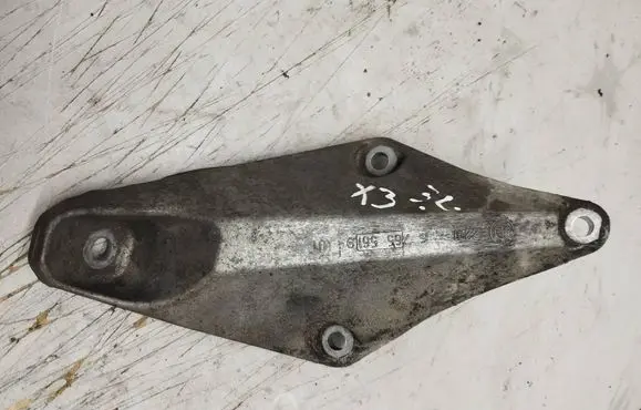 BMW X3 E83 Engine mounting bracket 6765561