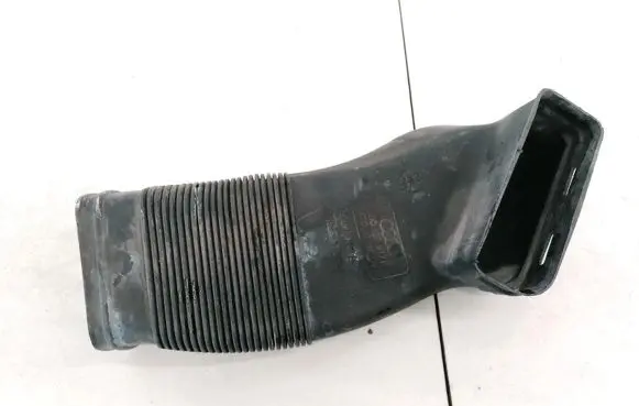 Audi A4 S4 B5 8D Air intake hose/pipe 8D0129617E