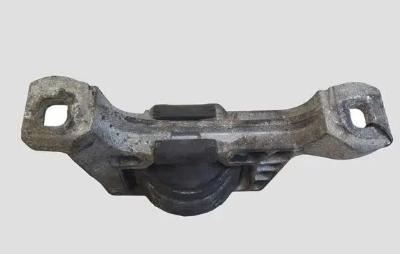 Mazda 3 II Engine mount bracket K1442 B32T39060