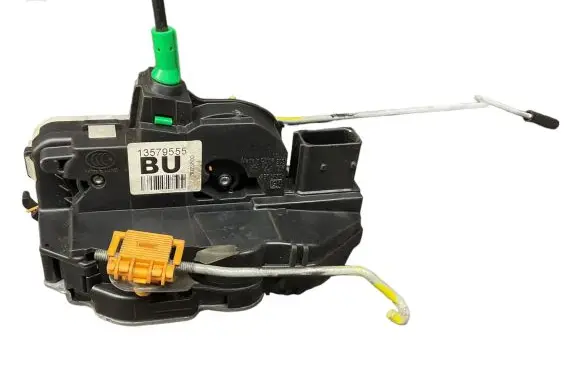 Chevrolet Orlando Front door lock 3023800 13579555