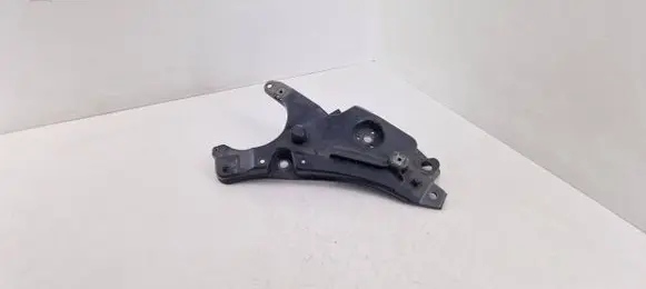 Volvo S90, V90 Fender mounting bracket 31447898