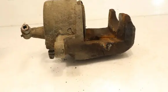 Toyota RAV 4 (XA20) Front brake caliper