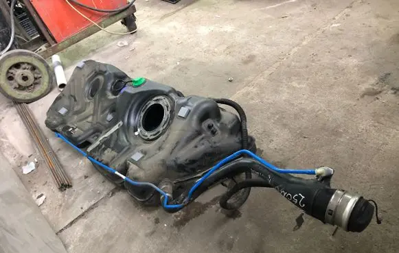 Mini One - Cooper F56 F55 Fuel tank 1223563020