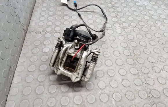 BMW 2 Active Tourer U06 Rear brake caliper 6891066